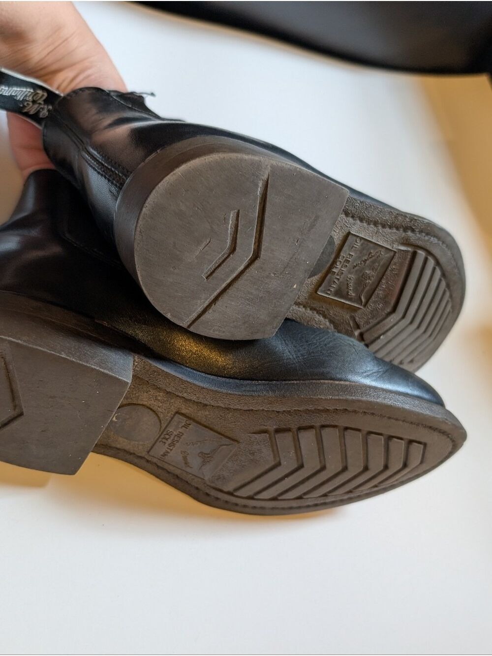 RM Williams Boots Mens UK 5.5 US 6.5 Black Leather Chelsea Made in Australia - Picture 7 of 11
